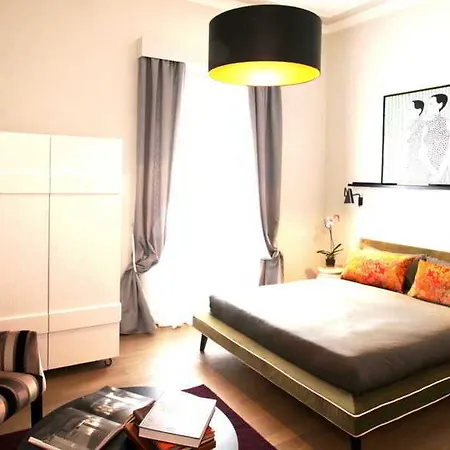 ذا إنديبندانت سويتس بيت ضيافة 4*