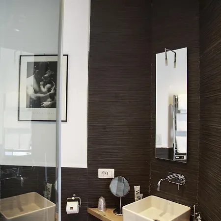 ذا إنديبندانت سويتس روما