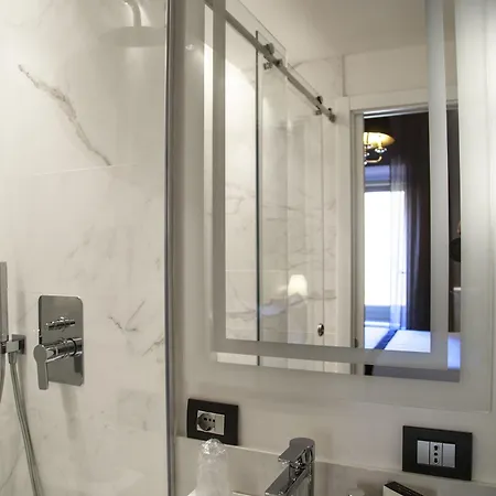 ذا إنديبندانت سويتس 4* روما