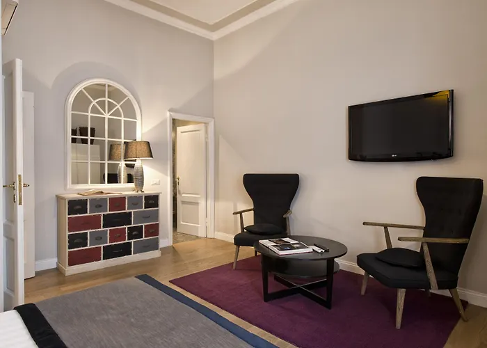 The Independent Pensión 4*